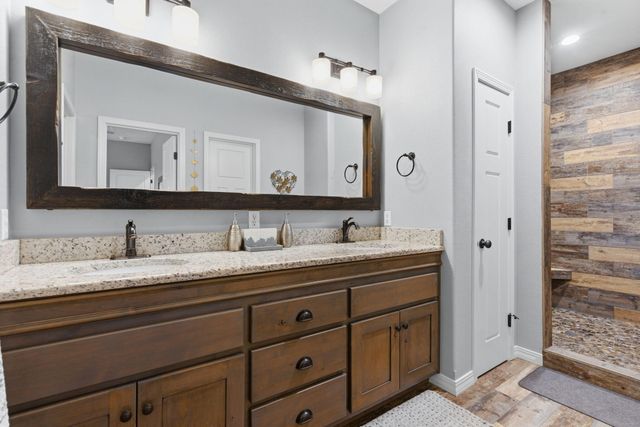 5321 S James Avenue, Springfield, MO 65810