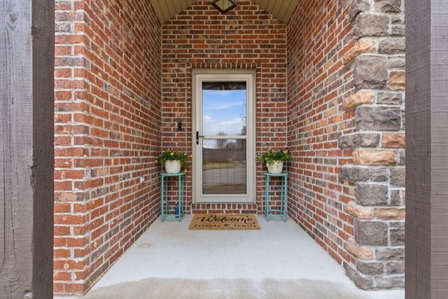 5321 S James Avenue, Springfield, MO 65810