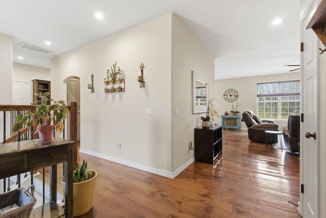 5321 S James Avenue, Springfield, MO 65810