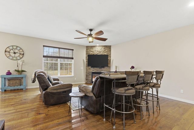 5321 S James Avenue, Springfield, MO 65810