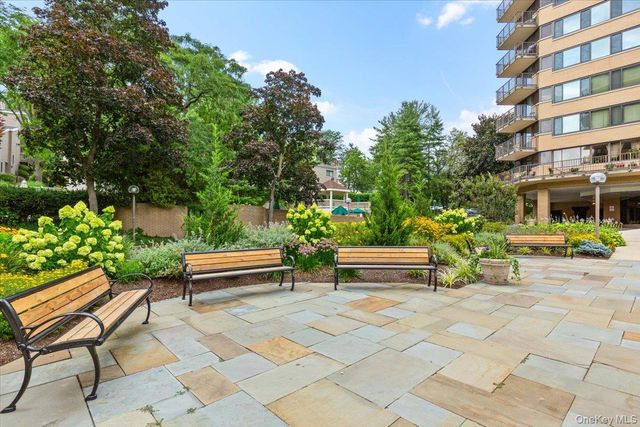 25 Rockledge Avenue 205, White Plains, NY 10601
