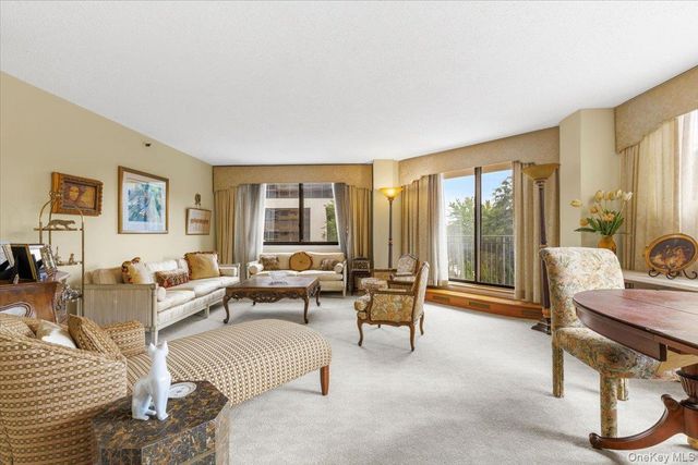 25 Rockledge Avenue 205, White Plains, NY 10601