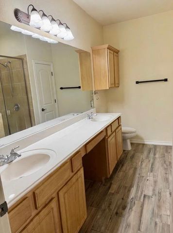 1405 Delsie DR B, Austin, TX 78734