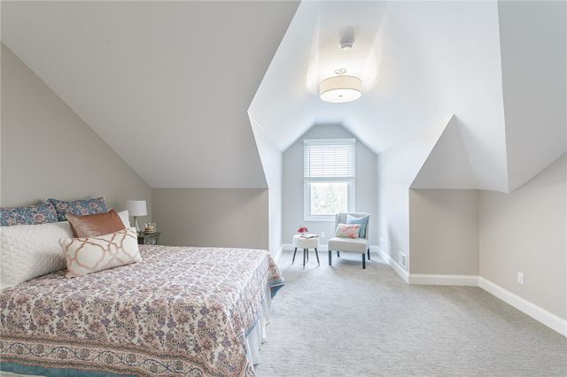 253 Bretlyn Circle, Brighton, NY 14618