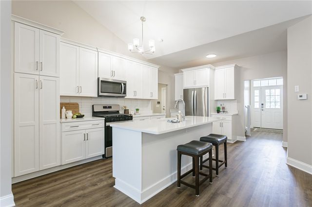 253 Bretlyn Circle, Brighton, NY 14618