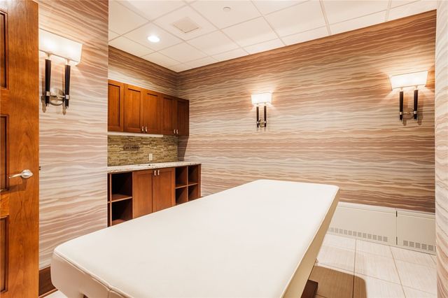 253 Bretlyn Circle, Brighton, NY 14618