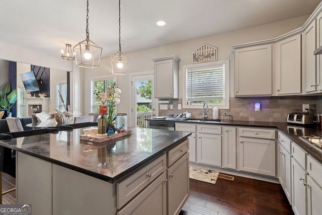 4665 RIVER HILL Circle, Ellenwood, GA 30294