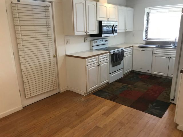 472 Kaiola Pl, Kihei, HI 96753