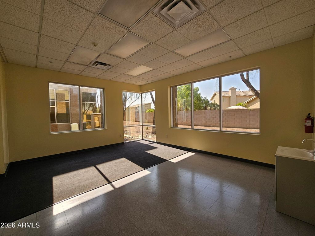 8765 W KELTON Lane, Peoria, AZ 85382 — photo 5
