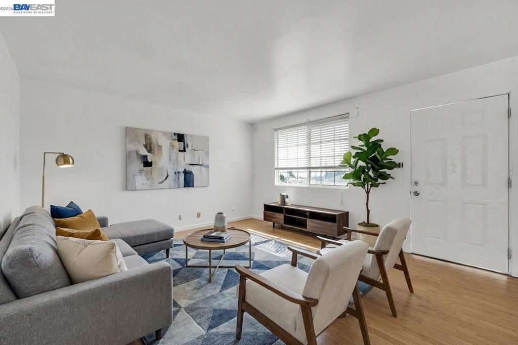 Image 10 of property listing at 2828 22nd Avenue, Oakland, CA 94606