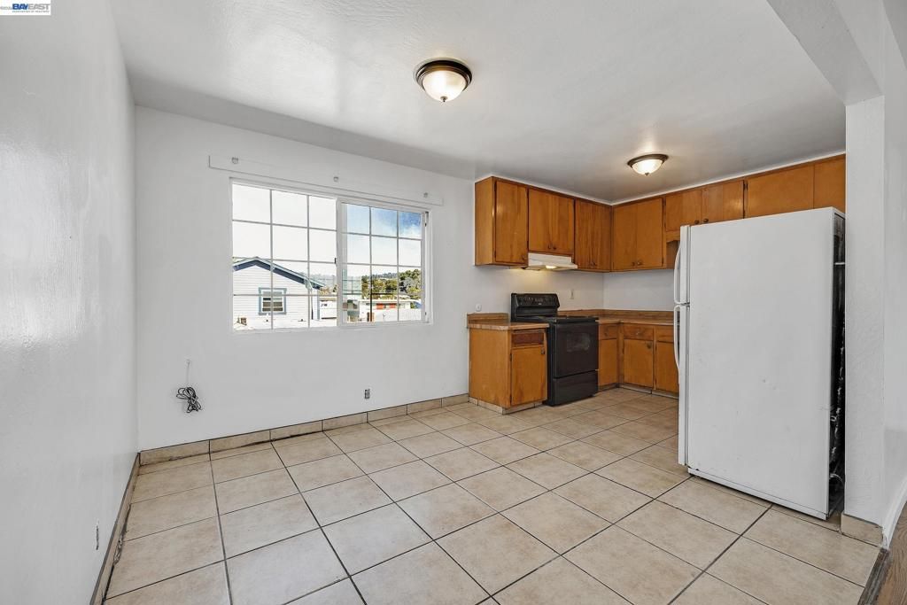 Image 17 of property listing at 2828 22nd Avenue, Oakland, CA 94606