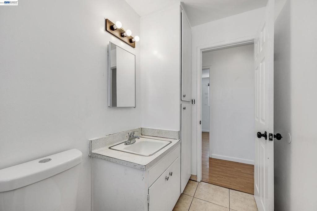 Image 20 of property listing at 2828 22nd Avenue, Oakland, CA 94606