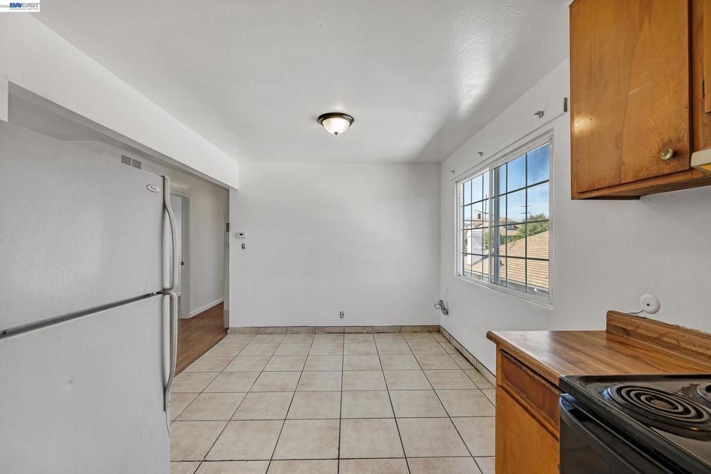 Image 27 of property listing at 2828 22nd Avenue, Oakland, CA 94606