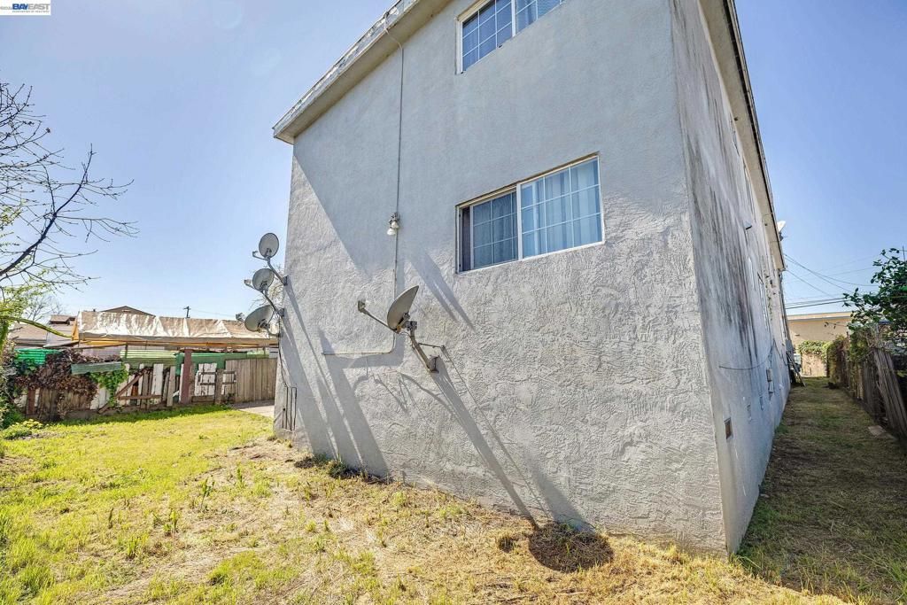 Image 32 of property listing at 2828 22nd Avenue, Oakland, CA 94606