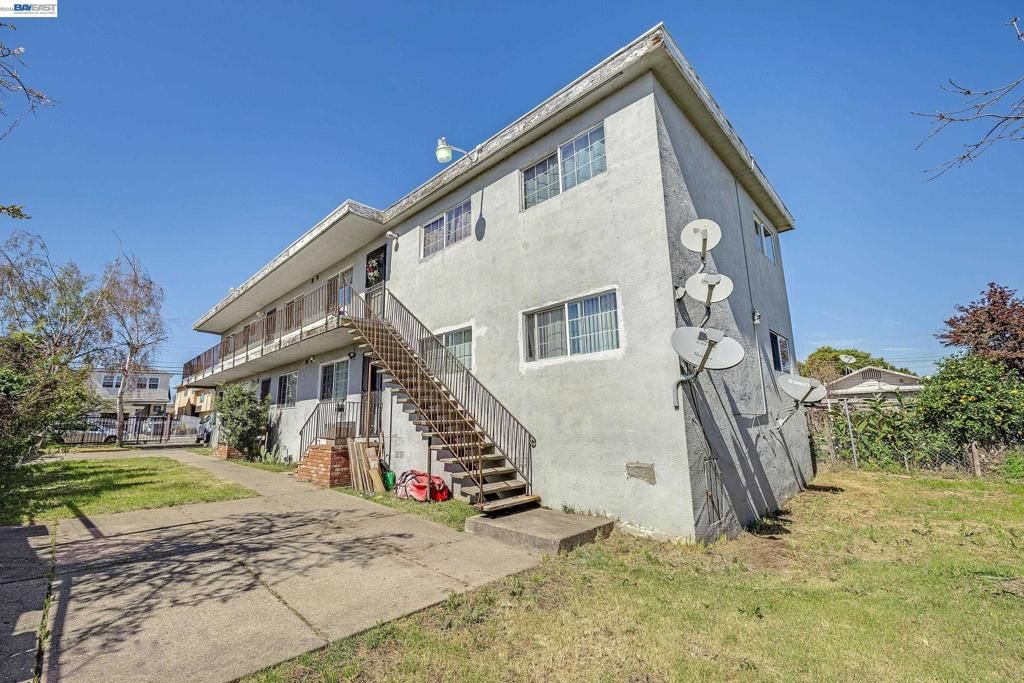 Image 34 of property listing at 2828 22nd Avenue, Oakland, CA 94606