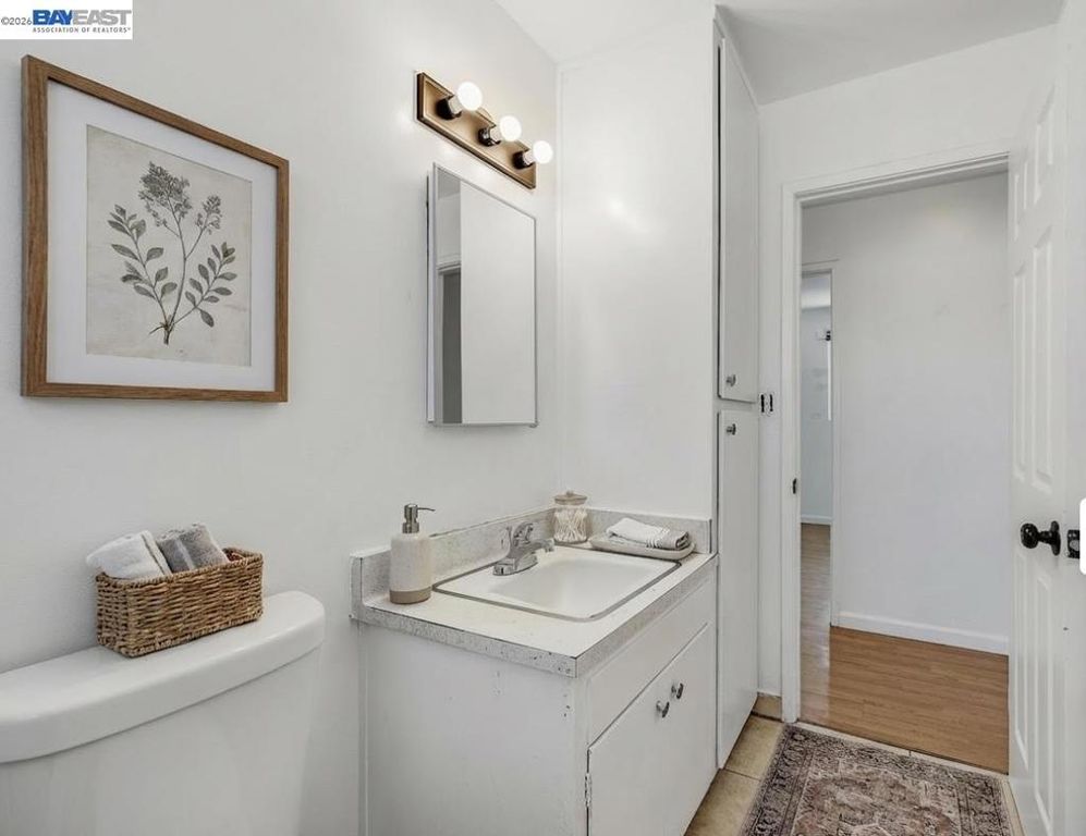 Image 6 of property listing at 2828 22nd Avenue, Oakland, CA 94606