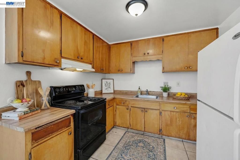 Image 9 of property listing at 2828 22nd Avenue, Oakland, CA 94606