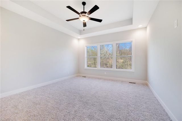 300 SW Hawthorne Court, Blue Springs, MO 64014