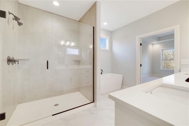 300 SW Hawthorne Court, Blue Springs, MO 64014