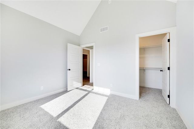 300 SW Hawthorne Court, Blue Springs, MO 64014