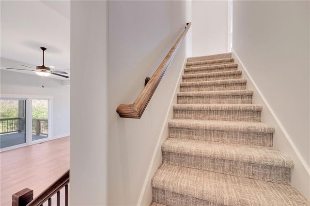 300 SW Hawthorne Court, Blue Springs, MO 64014