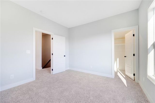 300 SW Hawthorne Court, Blue Springs, MO 64014