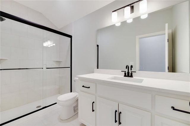 300 SW Hawthorne Court, Blue Springs, MO 64014