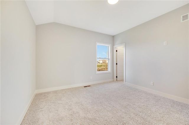 300 SW Hawthorne Court, Blue Springs, MO 64014