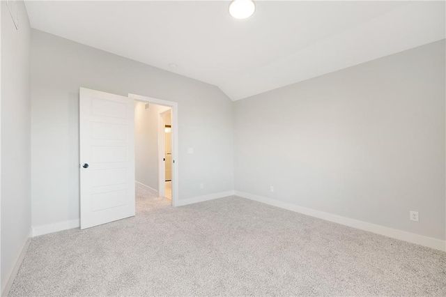 300 SW Hawthorne Court, Blue Springs, MO 64014