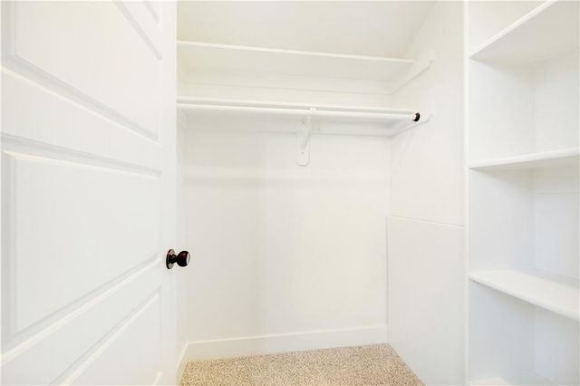 300 SW Hawthorne Court, Blue Springs, MO 64014