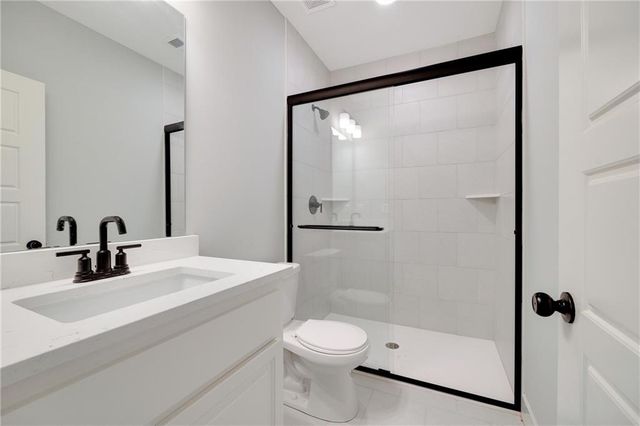 300 SW Hawthorne Court, Blue Springs, MO 64014