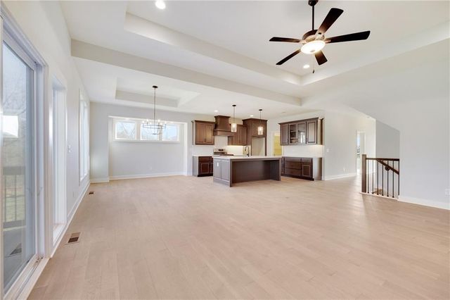 300 SW Hawthorne Court, Blue Springs, MO 64014