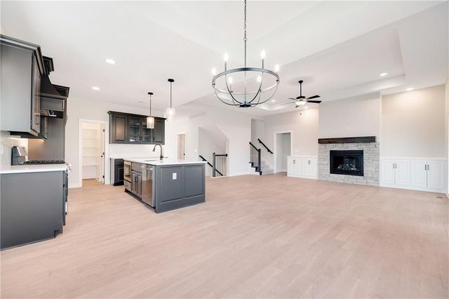 300 SW Hawthorne Court, Blue Springs, MO 64014