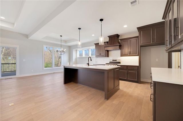 300 SW Hawthorne Court, Blue Springs, MO 64014