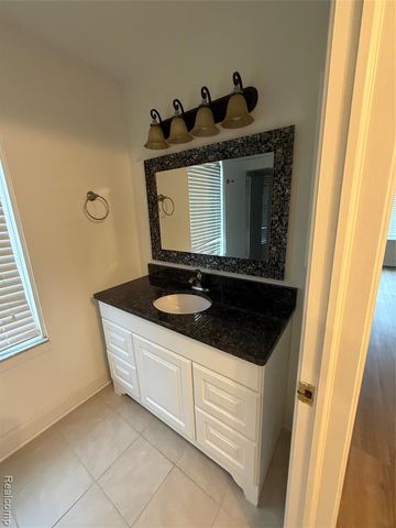 150 E Long Lake Road, Bloomfield Hills, MI 48304
