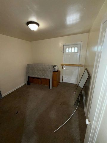 10727 Beaconsfield Street, Detroit, MI 48224