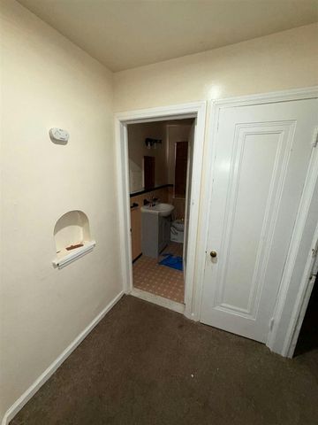 10727 Beaconsfield Street, Detroit, MI 48224