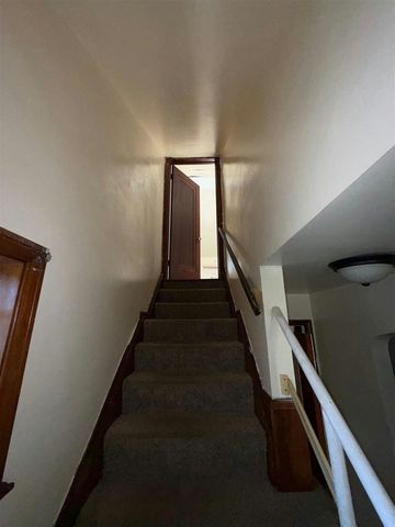 10727 Beaconsfield Street, Detroit, MI 48224