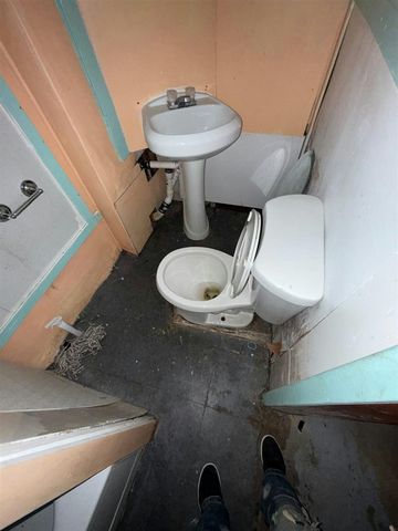 10727 Beaconsfield Street, Detroit, MI 48224