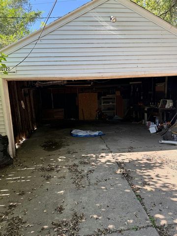 10727 Beaconsfield Street, Detroit, MI 48224