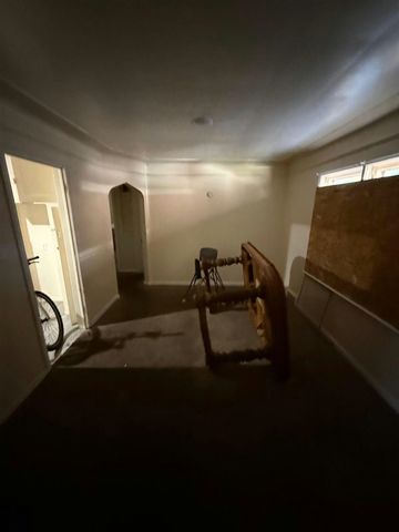 10727 Beaconsfield Street, Detroit, MI 48224