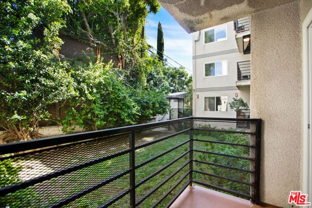 1508 VETERAN Avenue 105, Los Angeles, CA 90024