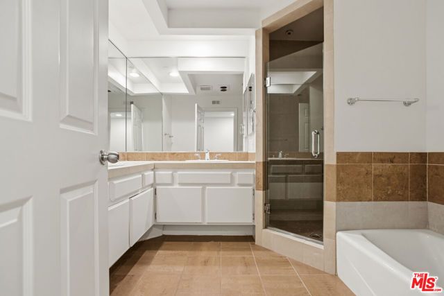 1508 VETERAN Avenue 105, Los Angeles, CA 90024