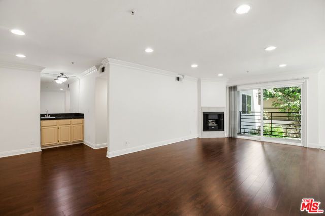 1508 VETERAN Avenue 105, Los Angeles, CA 90024