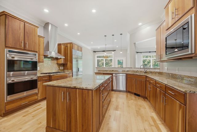 1735 Richbourg Park Dr, Brentwood, TN 37027