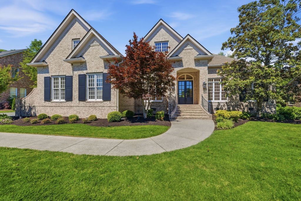1735 Richbourg Park Dr, Brentwood, TN 37027