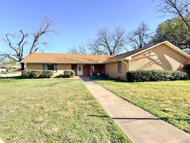 429 Agnes Avenue, Marlin, TX 76661
