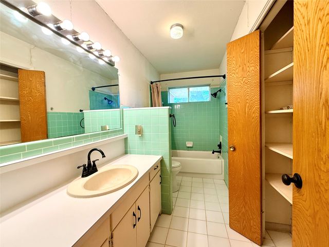 429 Agnes Avenue, Marlin, TX 76661