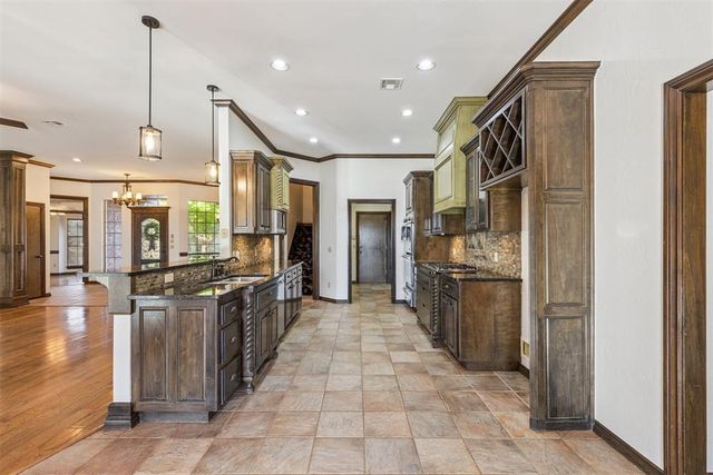 16004 Rim Road, Edmond, OK 73013