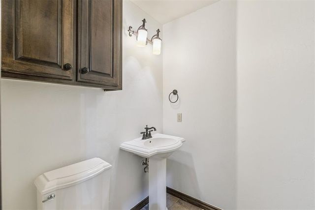 16004 Rim Road, Edmond, OK 73013